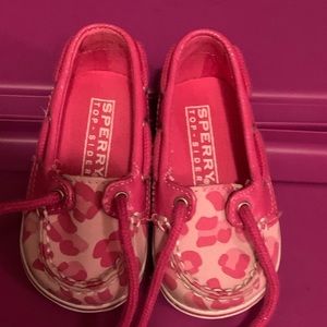 Pink sperrys